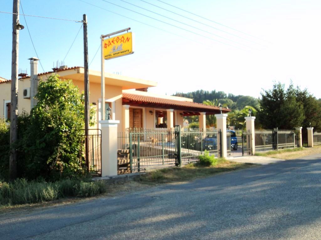 Faethon Aparthotel Karousadhes  Buitenkant foto